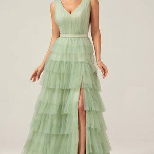 Leely A-Line Pleated Tiered Bridesmaid Dress with Slit - Size US16